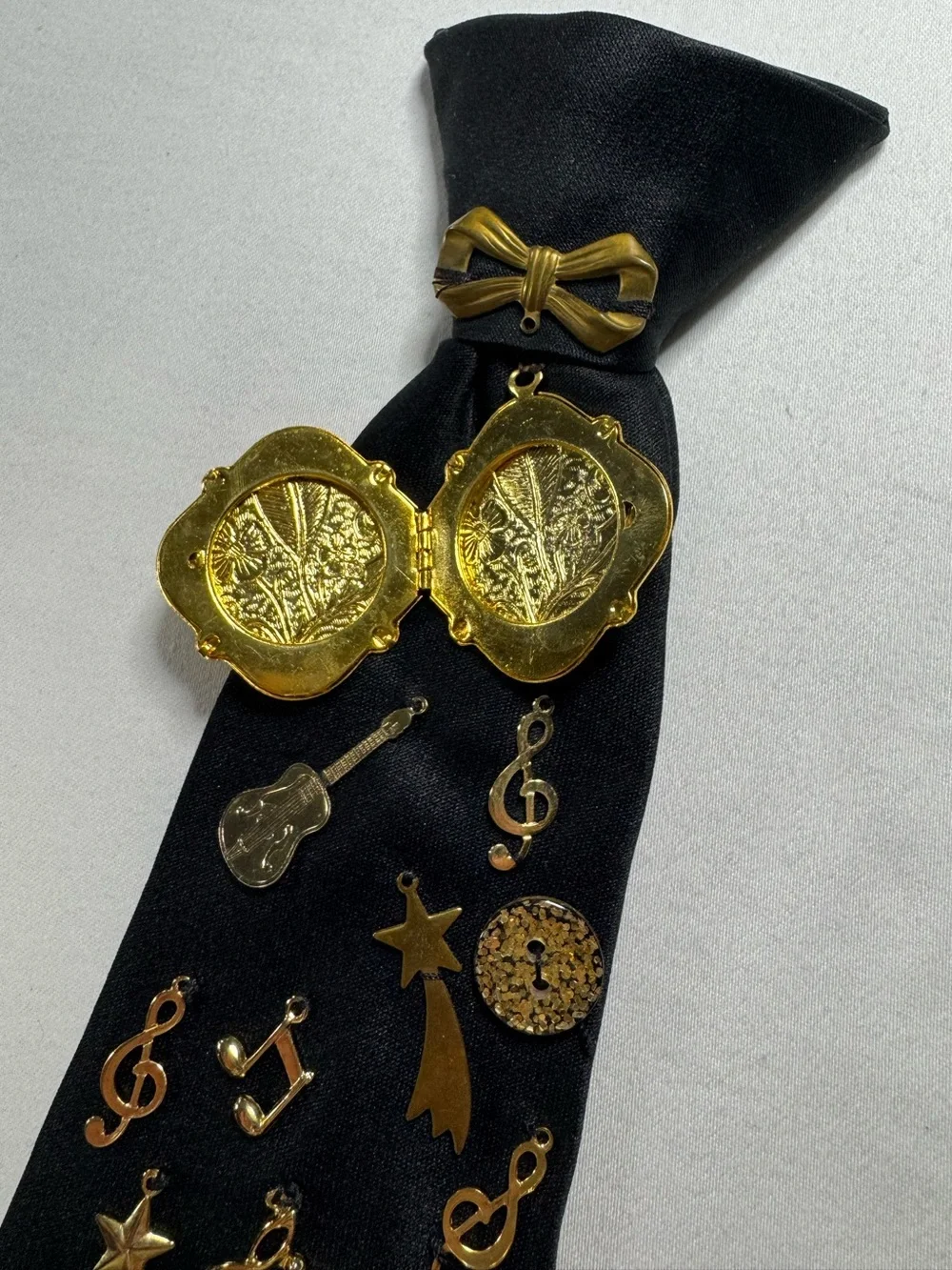 Vintage Giorgio Beverly Hills Upcycled Musical Charm Junk Tie Working Locket